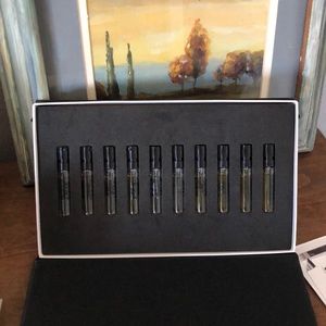 Histories de Parfums sample box
